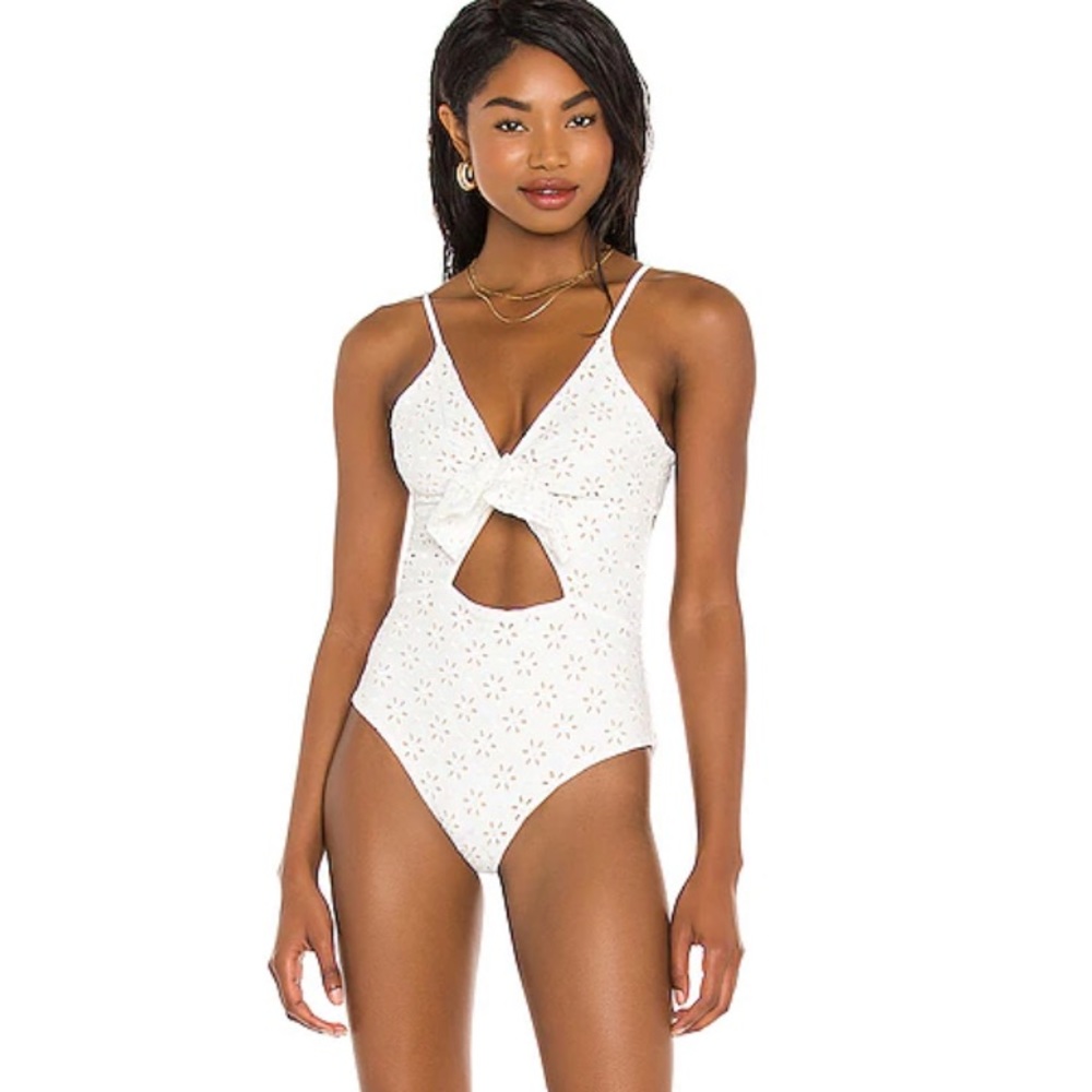 Darla One Piece in White
Tularosa